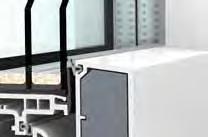 Potrójne uszczelnienie Okucia całkowicie ukryte Odwodnienie widoczne albo ukryte System wielokomorowy z dodatkową pianką o wysokim stopniu termoizolacyjności (wolną od związków fluorowodorowych)