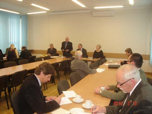 W głębi od lewej: Jan Strzałka, Jolanta Arendarska, Jerzy Barglik, Zbigniew Hanzelka, Roman Targosz fot.