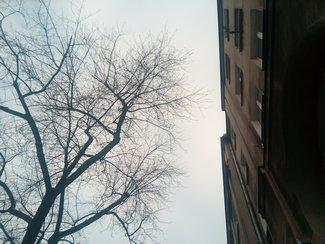 źle. W momencie publikacji testu za omawiany smartfon trzeba
