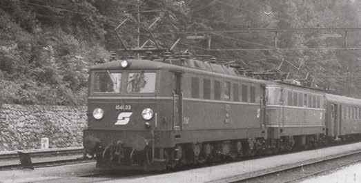 Po zakończeniu drugiej wojny światowej Koleje Austriackie zauważyły potrzebę zastąpienia starszych lokomotyw parowych nowymi lokomotywami elektrycznymi.