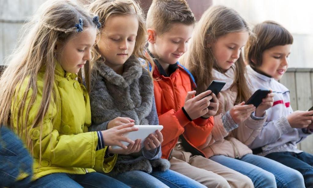 Dzieci sieci świat cyfrowy jest światem naturalnym, rzeczywistym, nie sztucznym Dzieci nie można