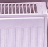 Specjalne adaptery lub wersje wykonane z przyłączem bezpośrednim umożliwiają montaż na termostatycznych zaworach grzejnikowych oraz wkładkach termostatycznych innych
