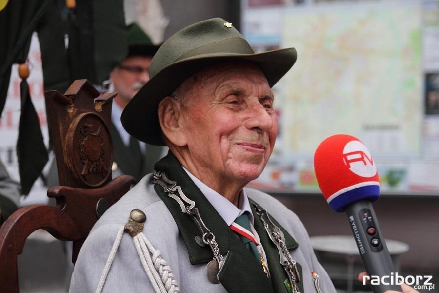 Uroczystości intronizacyjne odbyły się w pięknych salach raciborskiego muzeum, gdzie przekazano insygnia, oraz bracia i zaproszeni goście mogli pogratulować nowo obranemu Królowi.