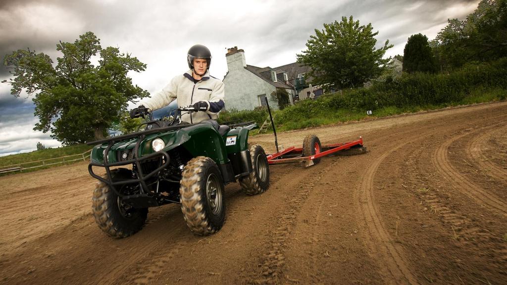 Król bezdroży. Rolnicy i hodowcy uwielbiają tego quada. Jazda po trawie właśnie do tego celu najlepiej służy model Grizzly 350 2WD.