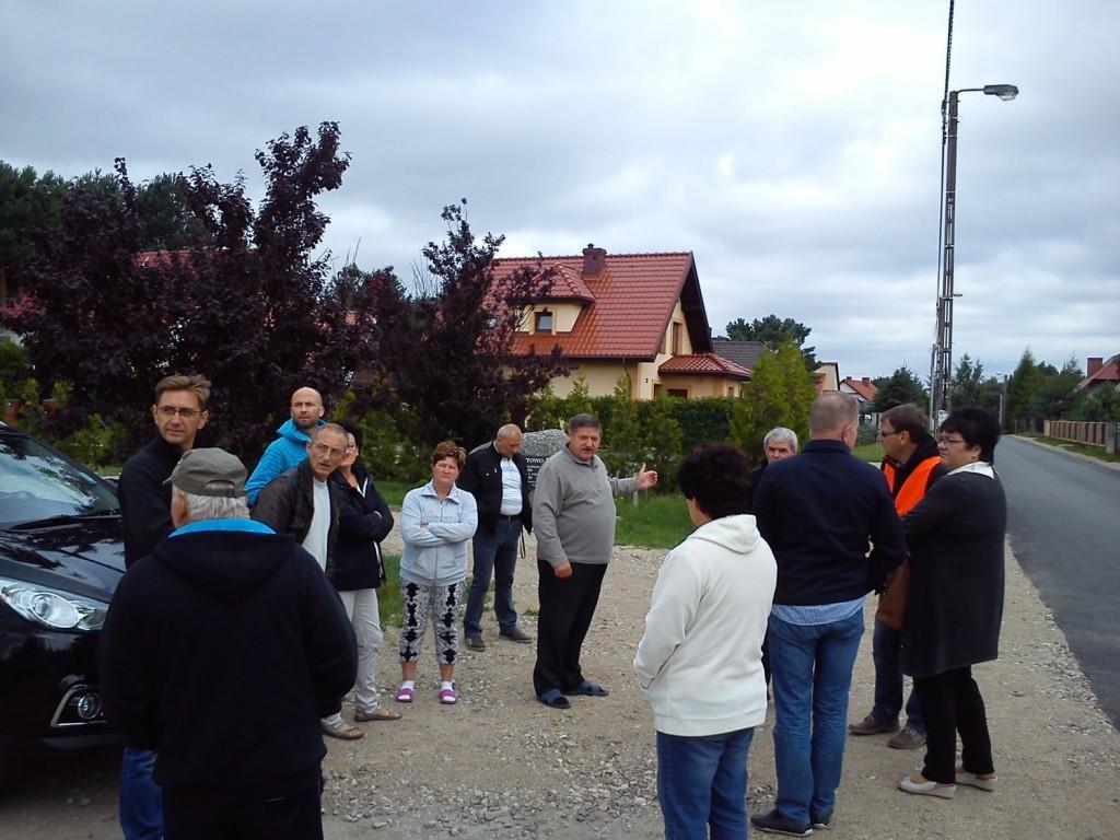 Lipiec Na wniosek Sołtysa w piątek, 31 lipca 2015 r. w Wójtowie przy ul.
