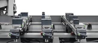 SKRÓCENIE CZASU PRZEZBRAJANIA (WYMIANY NARZĘDZI) Stół roboczy Biesse gwarantuje optymalne chwytanie