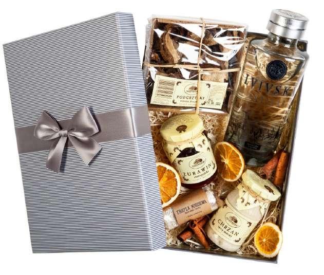 Gianduiotti, 170 g Syrop z pigwy, 200 ml Miód z orzechami włoskimi, 200 g
