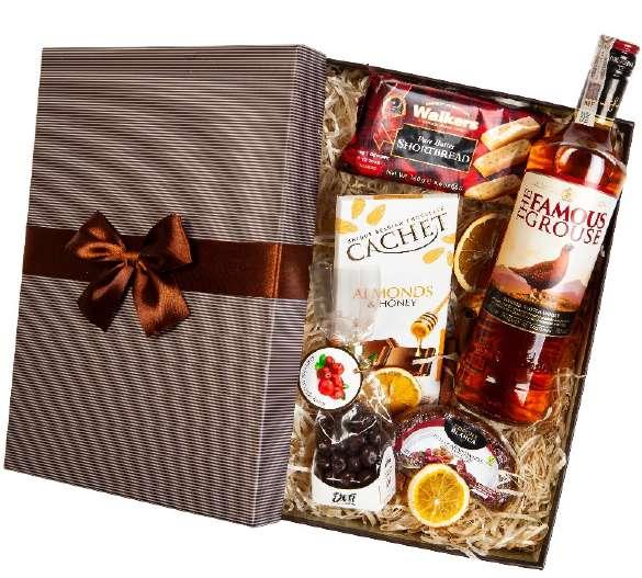 FAMOUS GROUSE III Wymiary zestawu: 347x250x130 mm Famous Grouse Scotch Whisky, 40%