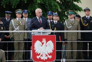 - 27 funkcjonariuszy, którzy ukończyli szkolenie w zakresie Szkoły Chorążych w Centralnym