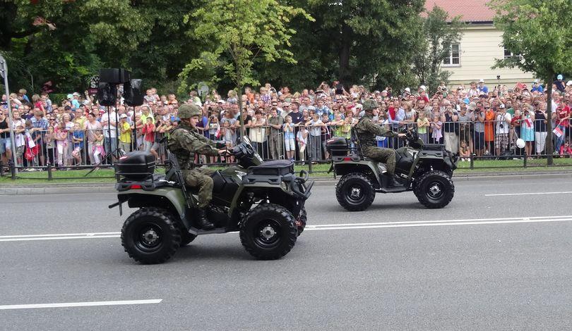 oraz pojazdami terenowymi różnego typu.