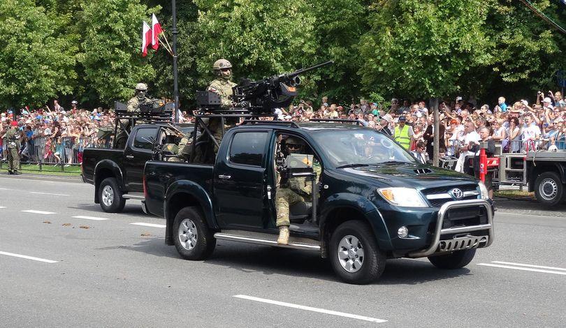 Toyota Hilux w wariancie stosowanym przez jednostkę Grom - fot.