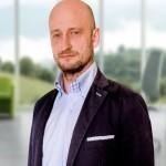 Posiada kilkunastoletnie doświadczenie w realizacji projektów wytwarzania i wdrażania oprogramowania oraz zarządzania zespołami IT.