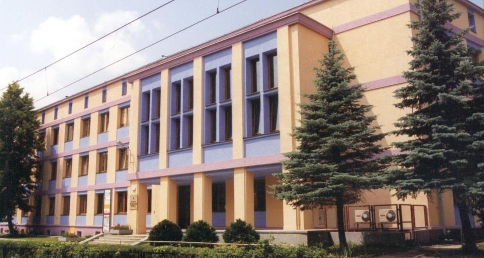 Instytut Technologii Drewna to jedyna w Polsce jednostka naukowobadawcza zajmującą się od 1952 roku w sposób kompleksowy zagadnieniami przerobu drewna, jego zastosowania i tworzenia nowych kompozytów