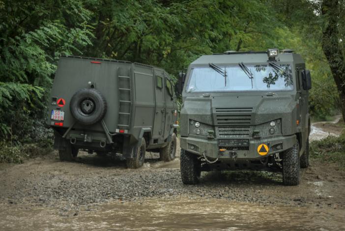 Pojazdy uczestniczące w Defence Vehicle Experience 2017 przez pięć dni przemieszczały się w trudnym terenie, pokonywały wzgórza, podjazdy i zjazdy.