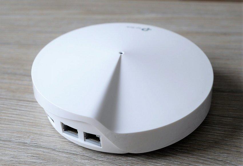 TP-Link Deco M9 Plus - zawartość opakowania Osoby czytające moją recenzję Deco M5 mogły dostrzec, że bardzo pozytywne wrażenie wywarło na mnie to, jak zapakowano urządzenie.