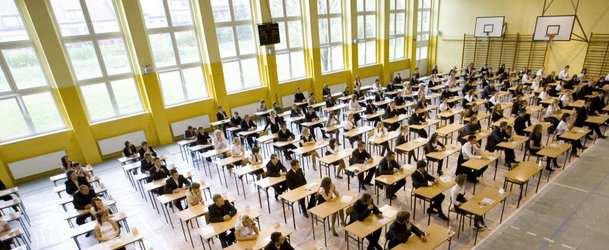 wykładu wymagana będzie obecność na co najmniej