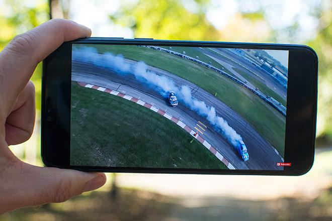 problemu polega na ręcznym przełączeniu preferowanej sieci z 4G na np. 3G i z powrotem. Taka sytuacja jest mocno irytująca.