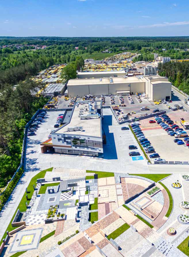 Ofertę uzupełniają jeszcze nowoczesne, betonowe płyty tarasowe o zróżnicowanej fakturze i kolorystyce oraz unikatowe w skali europejskiej płyty w technologii VISION-BET, które ze względu na