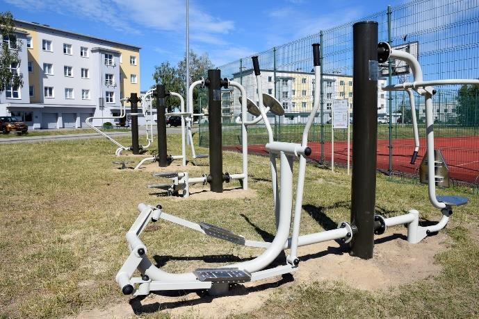 231.094,60 zł inwestycje w tereny rekreacyjne W ramach środków wybudowano plac zabaw w Parku Miejskim w Łasku oraz 6 siłowni zewnętrznych (przy ZSO w Kolumnie, przy Orliku