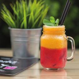 RELAKS I FITNESS Po całym dniu pracy lub zwiedzania krakowskich zabytków strefa relaksacyjna hotelu Vienna House Easy Cracow to miejsce, gdzie możesz się zrelaksować w saunie lub poćwiczyć w studiu