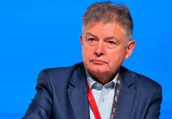 żeglugi śródlądowej. * * * Zwieńczeniem obchodów Światowych Dni Morza w Szczecinie było przekazania flagi ŚDM przedstawicielowi kraju, który w kolejnym roku będzie gospodarzem tej imprezy.