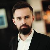 ANDRZEJ NOWAK Zarządza funduszami akcji. Z rynkiem kapitałowym związany jest od 2008 roku, a z AXA od 2016. Licencjonowany doradca inwestycyjny i makler papierów wartościowych.