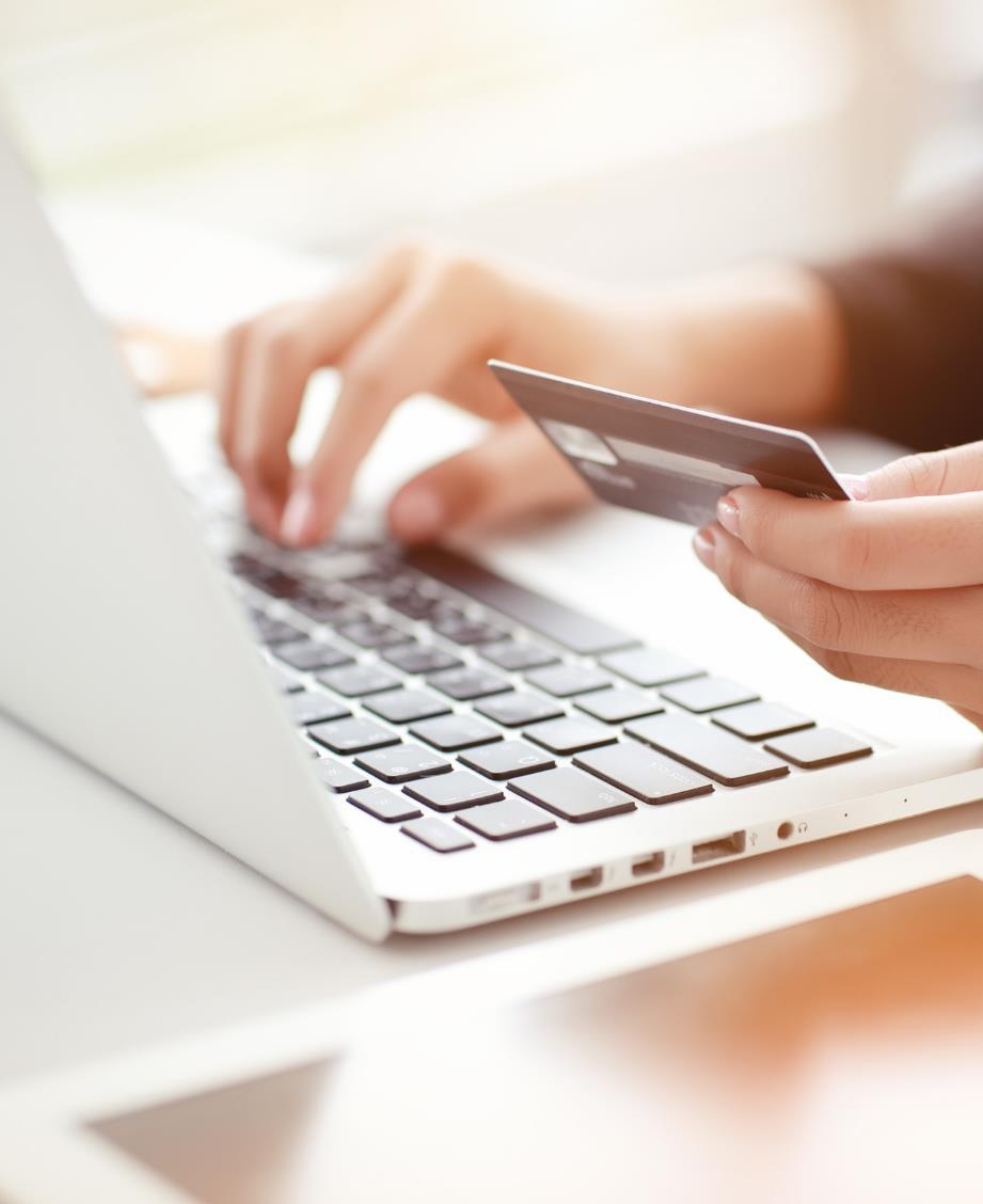 Rozwiązania ecommerce dla branży hotelarskiej R O Z W I Ą Z A N I A Różne metody płatności w jednym miejscu Skrócona ścieżka zapłaty za rezerwacje hotelowe Usługi dodatkowe ułatwiające