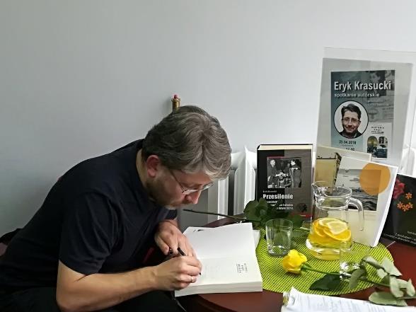 BIBLIOTERAPIA Z PODOPIECZNYMI POWIATOWEGO DZIENNEGO DOMU