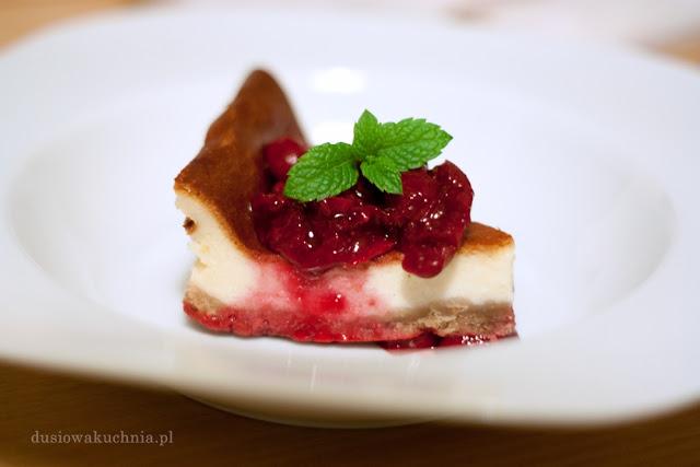 Restauracja On/Off pozytywnie zaskoczyła nas eleganckim i stylowym wnętrzem, dobrymi cenami, sympatyczną i pomocną obsługą dbającą o gościa, ale przede wszystkim dobrym jedzeniem (krem z raków