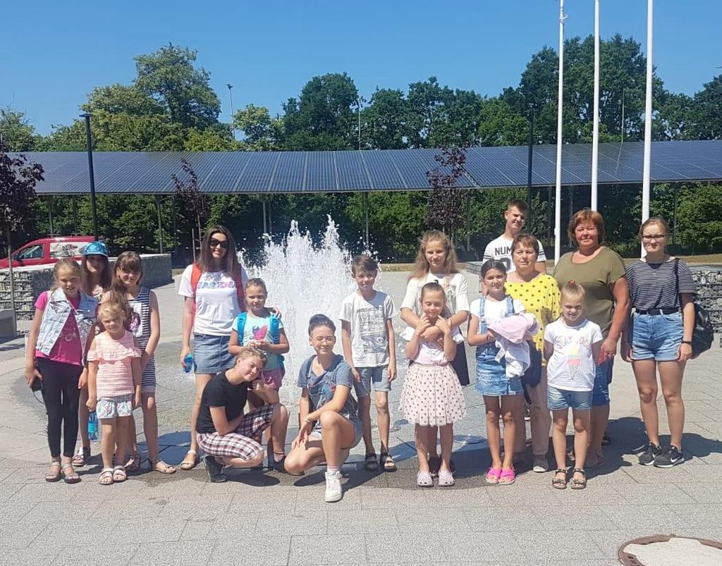 Przed kąpielą w koszalińskich basenach W tym roku dzieciom pogoda dopisała wyjątkowo.