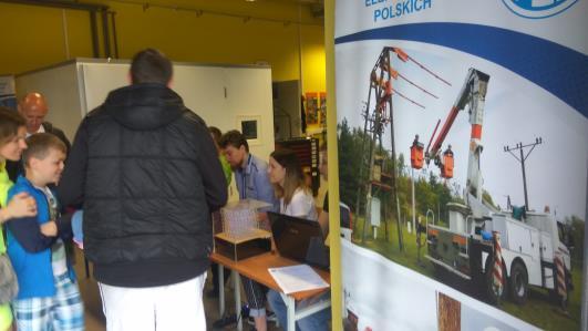 przyjemna nauka programowania zajęcia dla dzieci z wykorzystaniem robotów edukacyjnych.