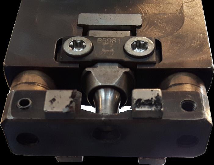 Dla materiału blach o grubości 1,0 mm ustalono następujące parametry: Tabela 1 Parametry procesu przetłaczania Grubość blachy od strony stempla dla stali a0ss 1 mm Grubość