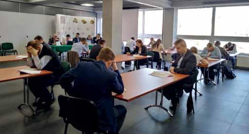 Odpowiadały one na 30 pytań w formie testu wielokrotnego wyboru. Według Regulaminu konkursu nagrody przysługują 10 osobom, które zdobyły największą ilość punktów.