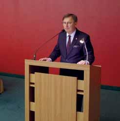 Zjazd otworzył przewodniczący Rady ŚlOIIB Roman Karwowski, witając przybyłych na obrady delegatów oraz zaproszonych gości; chwilą ciszy uczczono pamięć członków ŚlOIIB, którzy odeszli na zawsze,