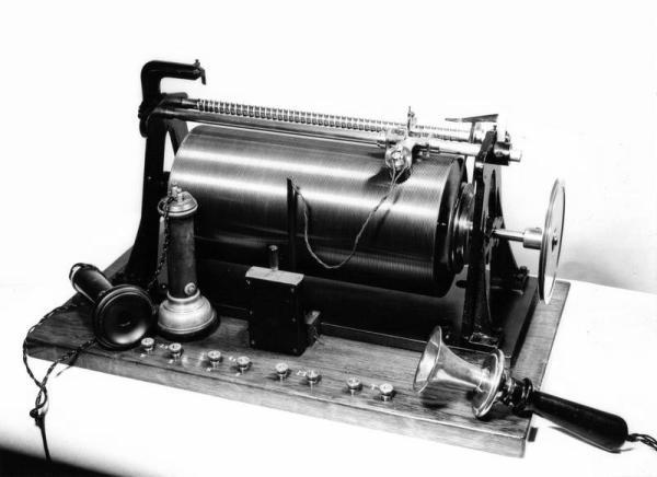 com/tech-history/telegraphone.