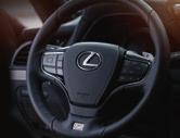 (HUD) Zawieszenie pneumatyczne 24-drożny system audio Mark Levinson z odtwarzaczem DVD