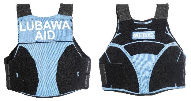 Kamizelka nie ogranicza swobody ruchów zapewniając jednocześnie dużą powierzchnię chronioną. Lightweight concealed vest designed for wearing under clothing.