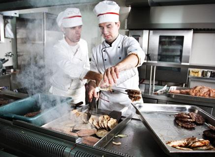 URZĄDZENIA GASTRONOMICZNE PŁYTA GRILLOWA CERAMICZNA GP 1200 moc: 1200 W regulacja temperatury: 50-250 C elektroniczna ochrona przed przegrzaniem wymiary (W x S x G): 6,8 x 63 x 36 cm 90325796 PŁYTA