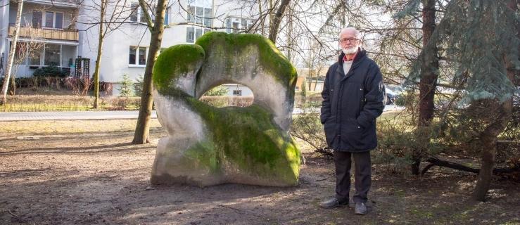 Koparki, sterty piachu i... rzeźby. Czyli historia ursynowskiego pleneru data aktualizacji: 2018.01.14 Ryszard Stryjecki. To on zorganizował pierwszy na Ursynowie plener rzeźbiarski.