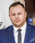 Pisze dla samorządów i o