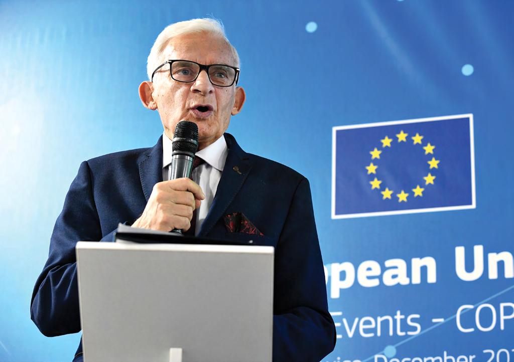 NASZ GOŚĆ Oddanie władzy ludziom, ten cel przyświecał nam dwadzieścia lat temu, gdy wprowadzaliśmy trzystopniową strukturę podziału terytorialnego i przywracaliśmy samorządowe powiaty.