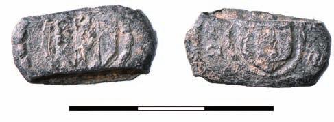 Seal from the Burgundy area manufactured between 1430 and 1455. Phot. P. Duma. Ryc. 376. Wrocław, pl. Nowy Targ, wykop 2010 2012. Plomba opaskowa z Amsterdamu. Fot. P. Duma Fig. 376. Wrocław, Nowy Targ square, excavations 2010-2012.