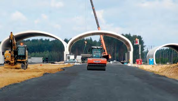 SuperCor KONSTRUKCJE PODATNE Z BLACHY FALISTEJ KONSTRUKCJE PODATNE Z BLACHY FALISTEJ SuperCor Obiekty wielootworowe Przy wykonywaniu konstrukcji usytuowanych obok siebie należy zachować minimalną