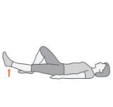 Powtarzaj ćwiczenie tak długo aż poczujesz zmęczenie. Połóż się na plecach, zegnij jedną nogę w kolanie, drugą nogę wyprostuj.