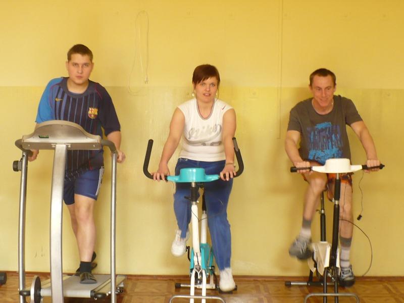 c) trenng spędana casu lneg, tym rjane anteresań lteraturą, audycjam radym, teleyjnym, nternetem, udał sptkanach taryskch kulturalnych; d) ajęca
