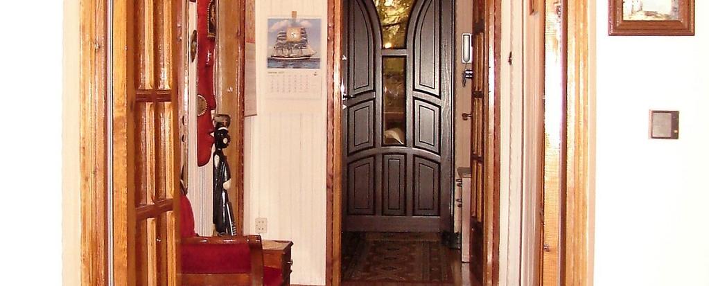 Warszawa Wesoła, ul. Piotrusia Pana Dom (Bliźniak) na sprzedaż za 885 000 PLN pow. 380 m2 9 pokoi 3 piętra 1992 r. 2 328,95 PLN/m2 Opis nieruchomości: Dom w zabudowie bliźniaczej 290m2 pow.