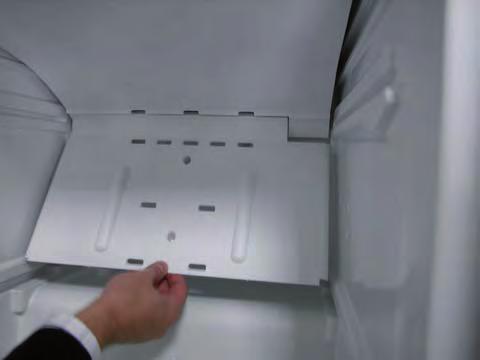 Czynności demontażowe chłodziarko zamrażarki Electrolux z