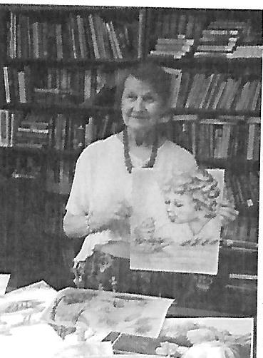 She painted about 300 paintings, participated in 50 exhibitions.