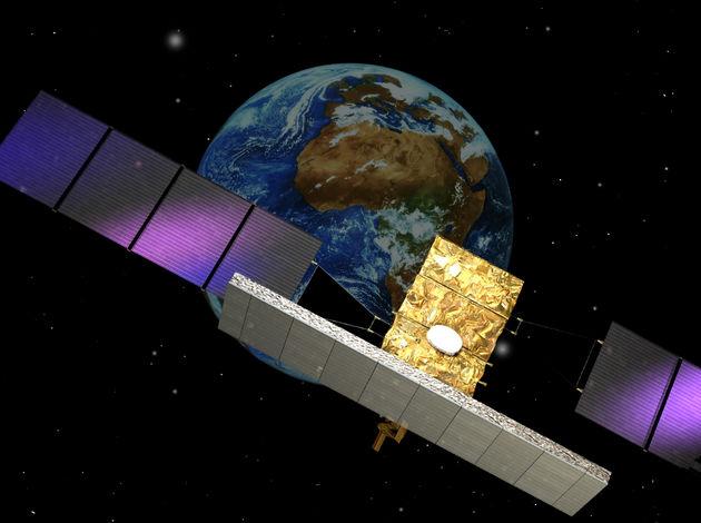 satelita włoskiej konstelacji Cosmo-SkyMed. Ilustracja: ESA Program MUSIS może być więc zalążkiem do stworzenia systemu rozpoznawczego na potrzeby zintegrowanych sił zbrojnych Europy.