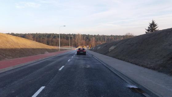 SPRAWOZDANIE Z DZIAŁALNOŚCI BURMISTRZA GOSTYNIA Wybudowano ul. Zachodnią Zakończyła się budowa nowej drogi w Gostyniu. Na ul.
